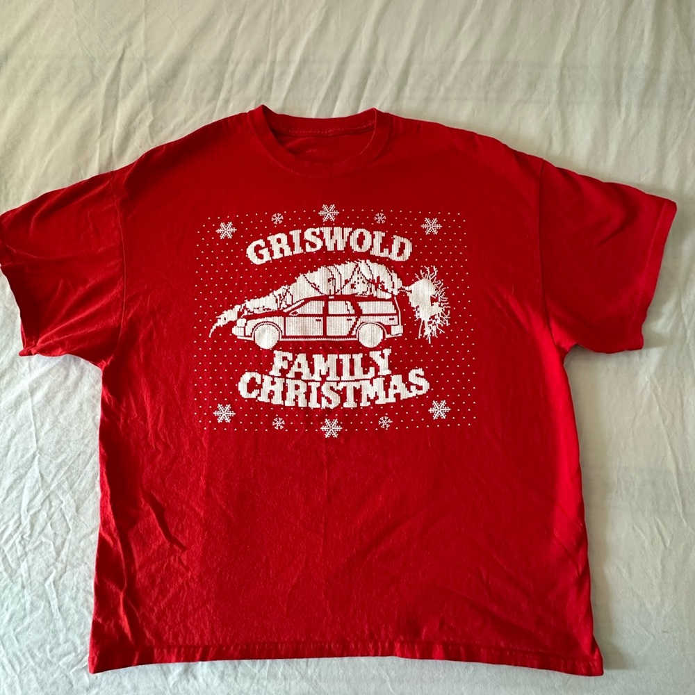 National Lampoons Christmas Vacation Red Tshirt. Size 2 XL